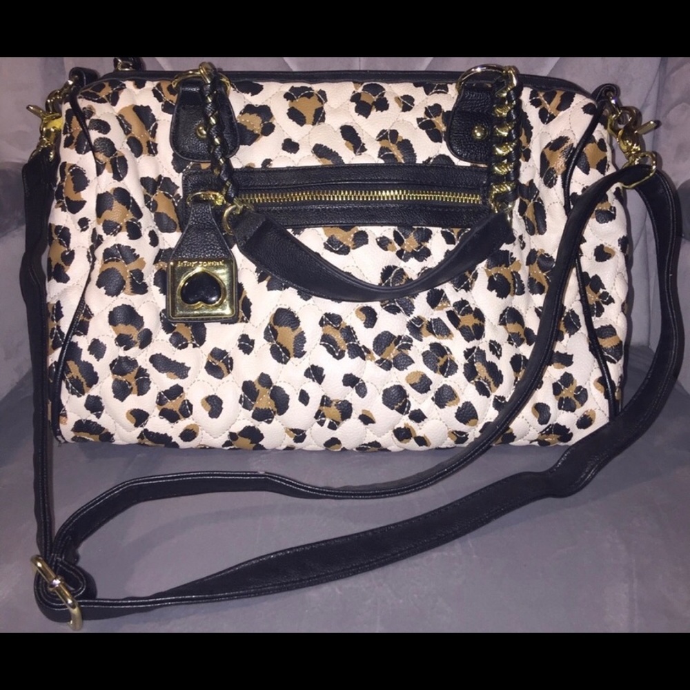 IN SEARCH OF THIS BETSEY PURSE !